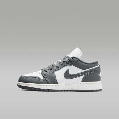 NIKE公式】エア ジョーダン 1 LOW ジュニアシューズ.オンライン